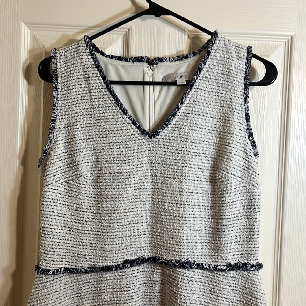 Tweedy dress from Loft. Fringe detail at waist and edges. Size 6. EUC